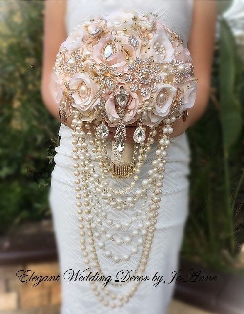 Brooch bouquet