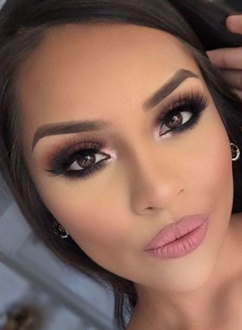 Anyone else wanting glam makeup for your big day? 3