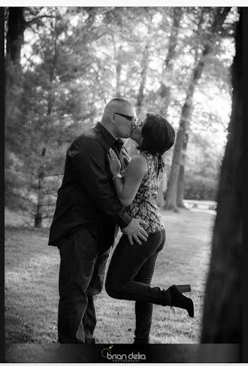 ENGAGEMENT PICTURES!!!!!!!!!!!!!!