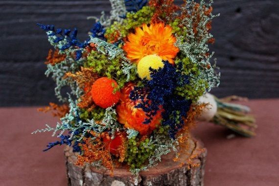 Anybody else doing multi colors but not a rainbow wedding? Help!
