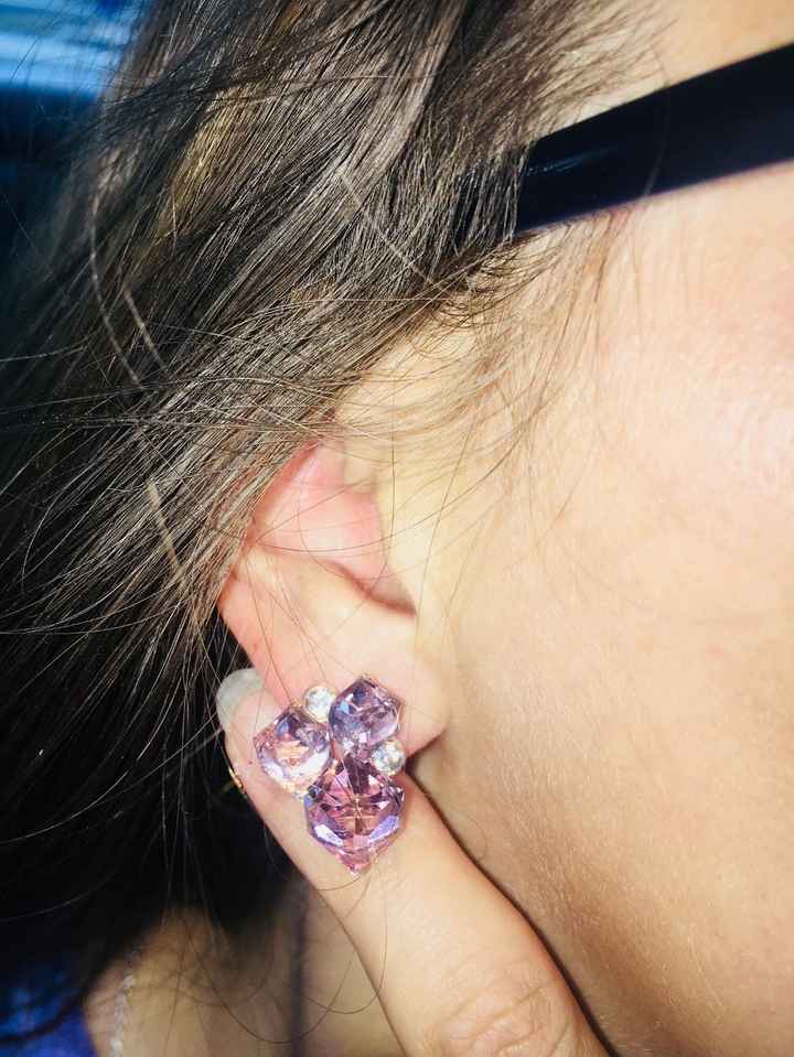 Mine are simple, so light I don't even feel them. Paid $2.88 for them at Walmart!