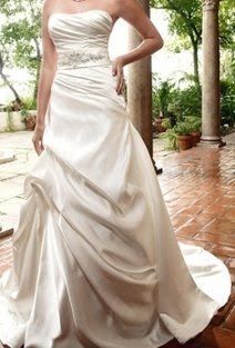 Soooo excited... Got the Sketch of my dress!! *PIX*