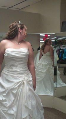 Soooo excited... Got the Sketch of my dress!! *PIX*