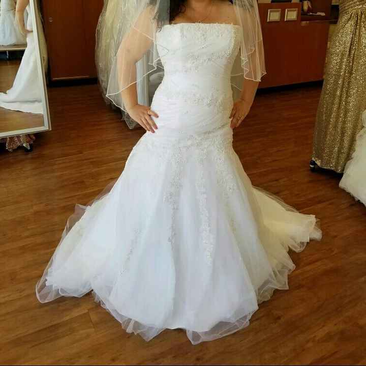 Here's my dress!! What do you guys think?