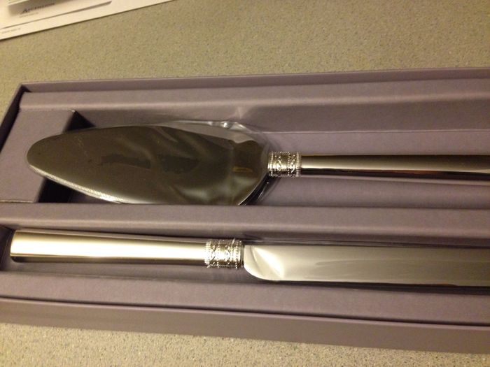 Show me your cake cutting set!