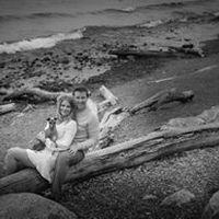 Having your pet in the engagement photos?