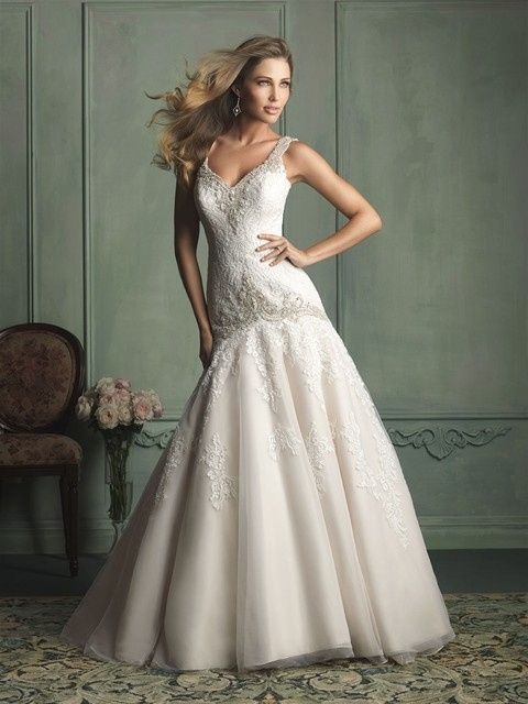Who designed your dress?