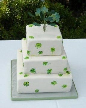 Wedding cakes* I wanna see pics!