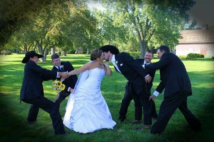 More Dress Pics, Please!