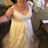 Short Brides! Let’s see your dress 🥰 - 1