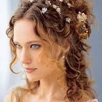 naturally curly hair brides