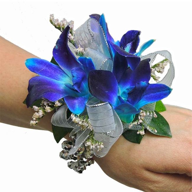 Pretty blue wrist flower thing