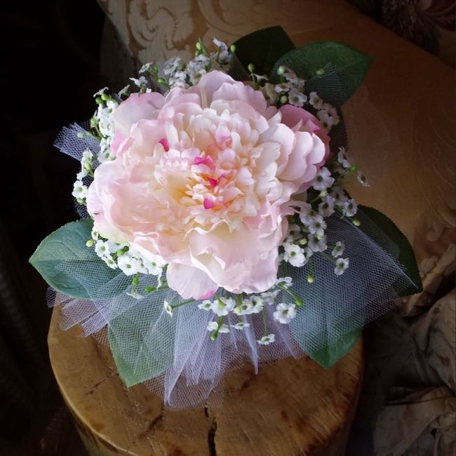 Anyone use fake flowers for bouquet? Afloral.com?