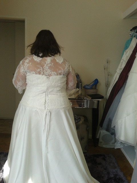 bridal jacket??? post a pic!!