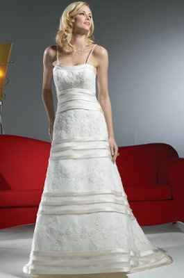 wedding dresses!!! let's see them, ladies!