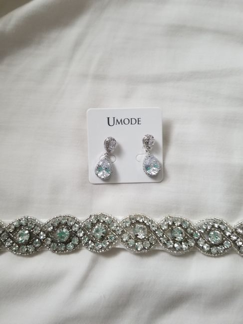 Show off your bridal jewelry - 1