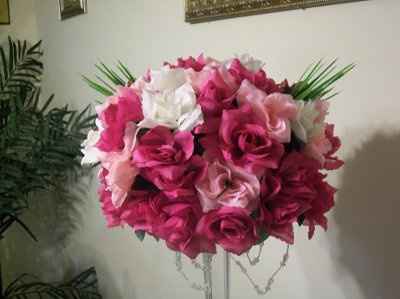DIY Centerpiece with silk flowers from efavormart.com (pic)
