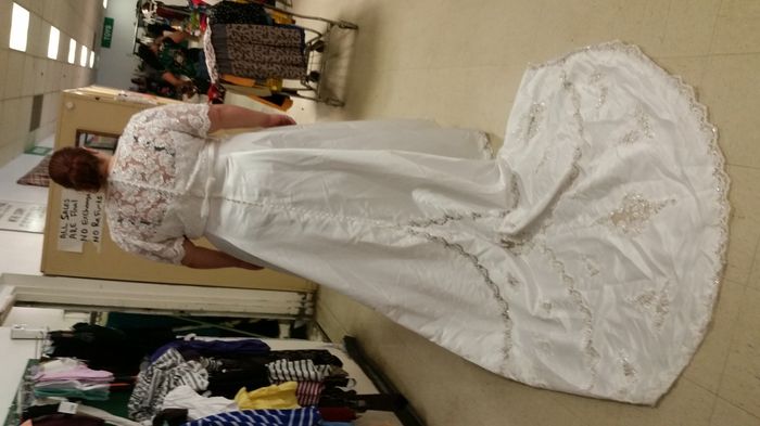 Plus sized budget brides rejoice !!! How I got my dress for $96