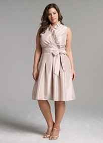 What color is the Mother of the bride supposed to wear?