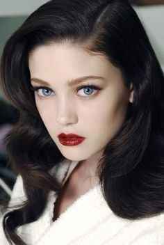 My dress!! I can't decide on jewelry to go with it...