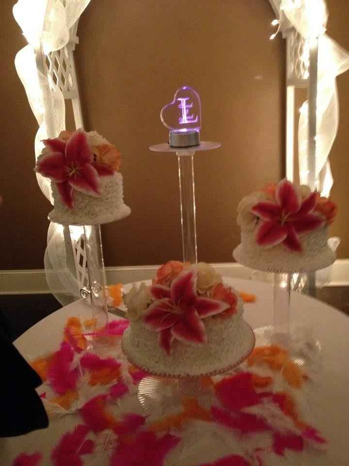 I am now Mrs. Sarah Lee *with nonpro pix* :)