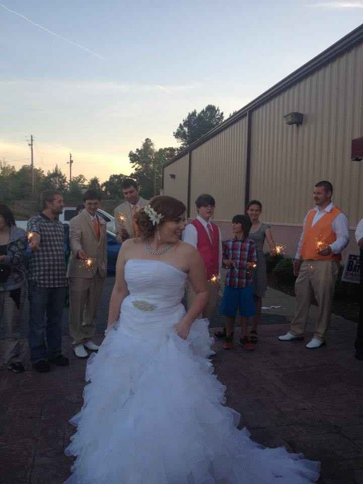 I am now Mrs. Sarah Lee *with nonpro pix* :)
