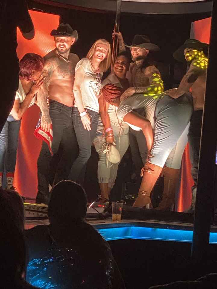 Bachelorette  ladies  night out. - 8