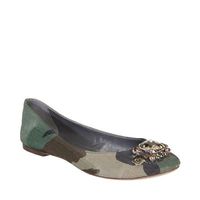 Show me your shoes, please