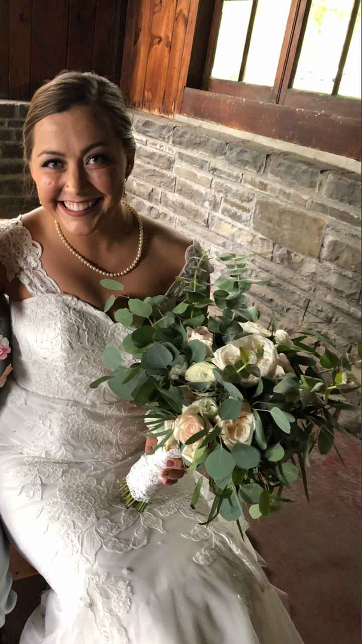 Bridal Bouquet: Color or White? - 2