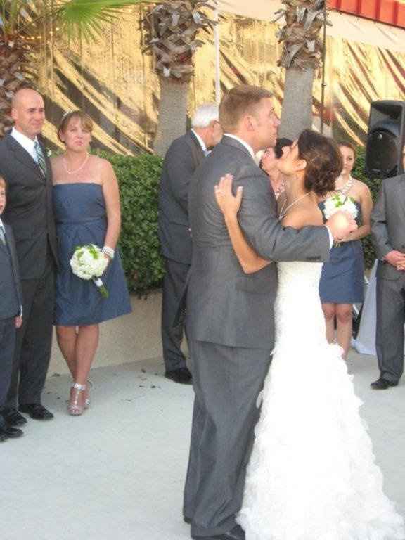 Show us your wedding dress!!!!!!