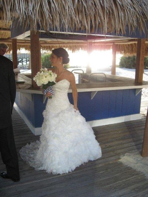 Show us your wedding dress!!!!!!