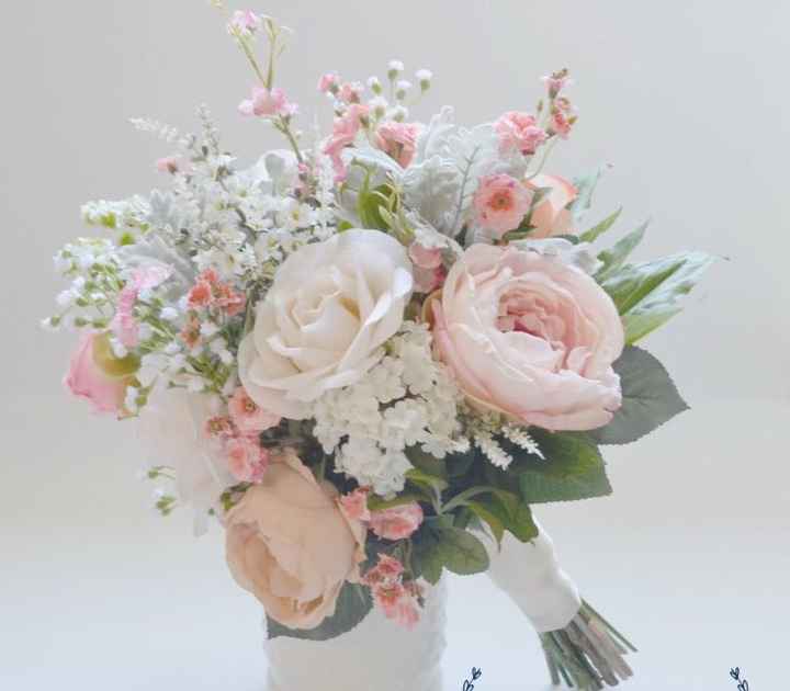 Real or fake flowers for wedding party?