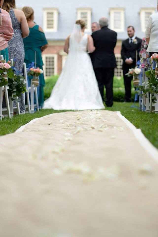 Roping off center aisle