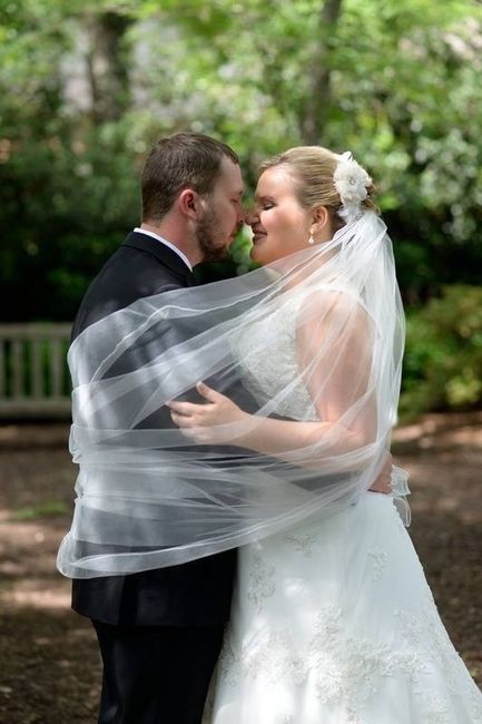 FIRST LOOK PICS ARE IN :)