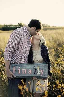 Post a Picture of a wedding photo you have found that you like and want to mock on your big day!