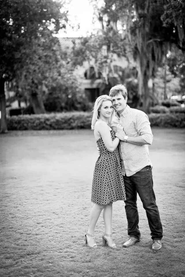 Show me your engagement photo outfits!