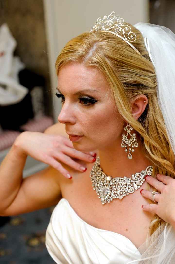 Let's see your statement necklace.