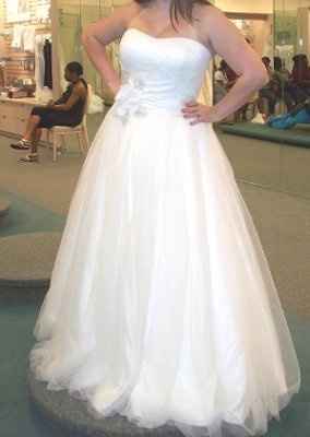 wedding dresses!!! let's see them, ladies!