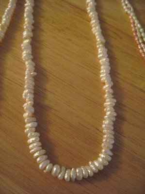 My grandma's pearls - Need your help!