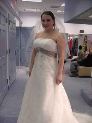 DRESSES!!! click click, i need opinions and boobie help!!