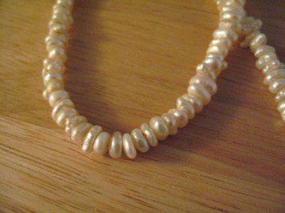 My grandma's pearls - Need your help!