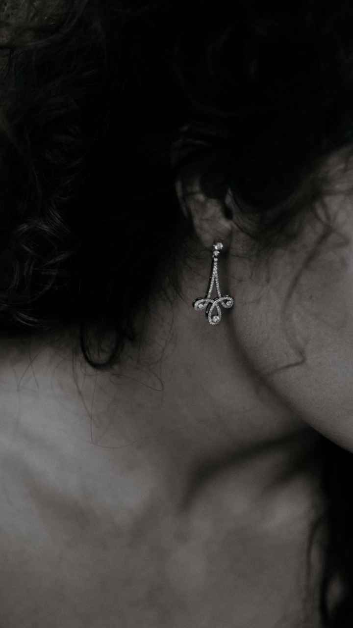 Show off your bridal jewelry - 3