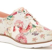 Vent: Curse my Tiny Feet!