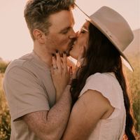 Black Nails for Fall Engagement Photos? - 2