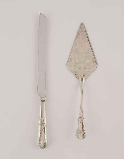 Anybody elses toasting flutes and cake servers don't match?