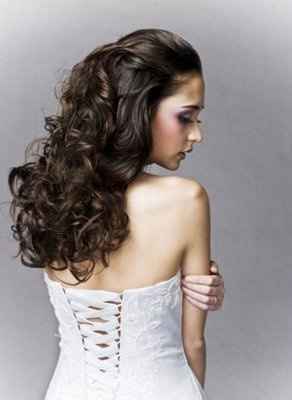 Need hair help ...any body with naturally curly shoulder-length hair?