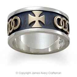 Hey Girls! What does your husband-to-be's wedding ring look like?