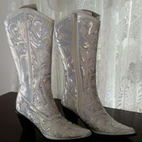 Show us your Bridal Shoes!!
