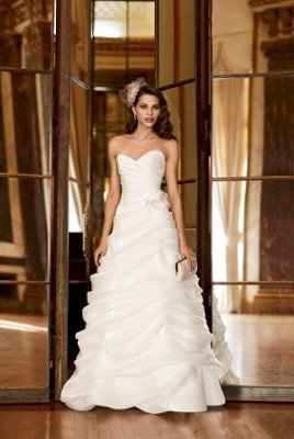 Help on choosing a dress.  Which dress do you think is prettier?