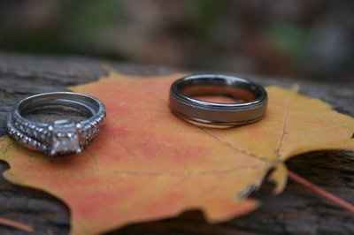 WR: Who here has pics of their e-rings and wedding bands? (PICS)